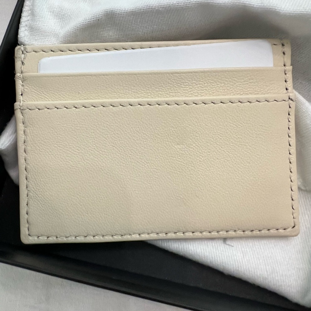 Versace Cream Quilted Leather Card Holder with Gold Medallion - Picture 3 of 3